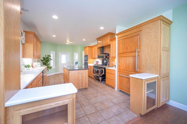 4880 Montaire Dr, Shingle Springs, CA 95682