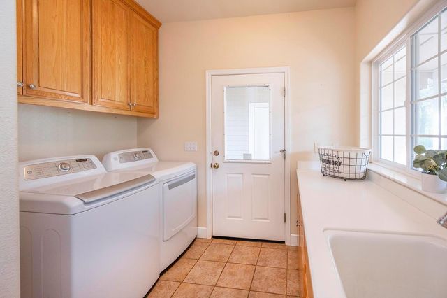 4880 Montaire Dr, Shingle Springs, CA 95682