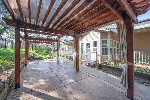 4880 Montaire Dr, Shingle Springs, CA 95682