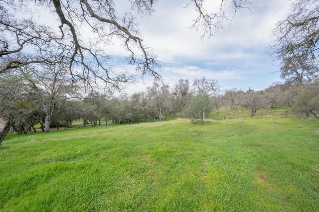 4880 Montaire Dr, Shingle Springs, CA 95682