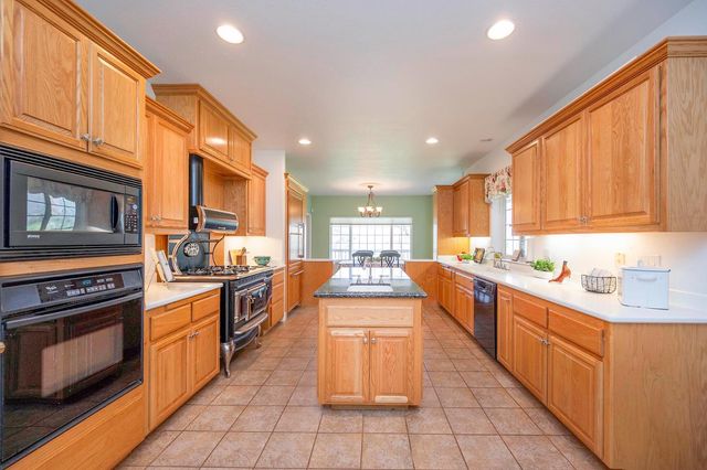 4880 Montaire Dr, Shingle Springs, CA 95682