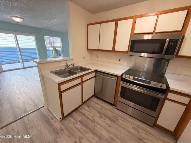 1254 Shipyard Boulevard, Wilmington, NC 28412