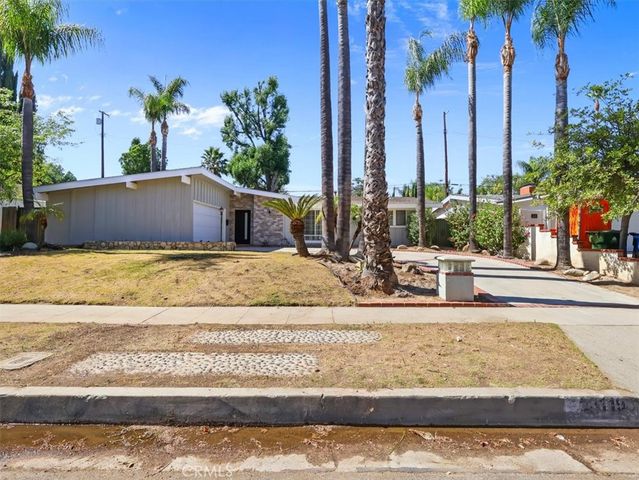 23119 Gainford Street, Woodland Hills, CA 91364