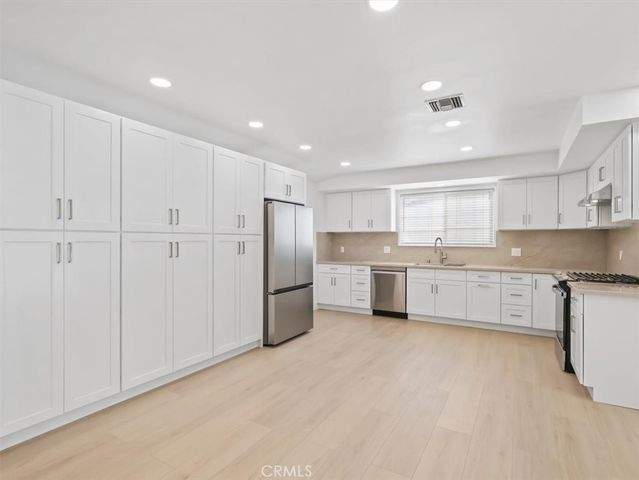 23119 Gainford Street, Woodland Hills, CA 91364