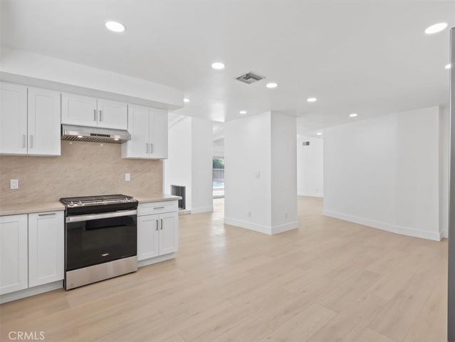 23119 Gainford Street, Woodland Hills, CA 91364