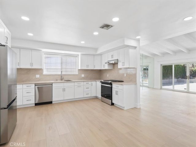 23119 Gainford Street, Woodland Hills, CA 91364