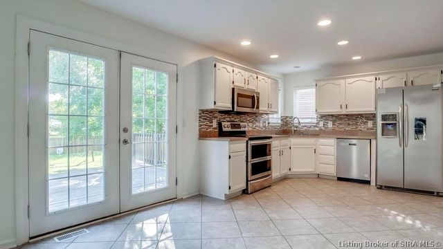 605 Buck Boulevard, Clarksville, IN 47172