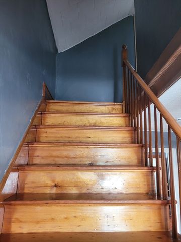 90 Tremont St, Fall River, MA 02720