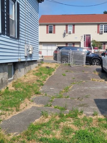 90 Tremont St, Fall River, MA 02720