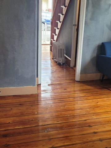 90 Tremont St, Fall River, MA 02720