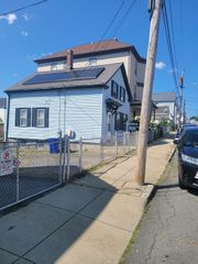 90 Tremont St, Fall River, MA 02720