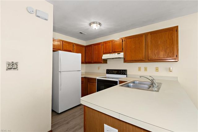 3468 Clover Meadows DR, Chesapeake, VA 23321