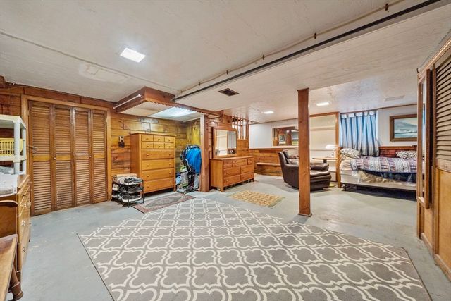 285 Den Quarry Rd, Lynn, MA 01904