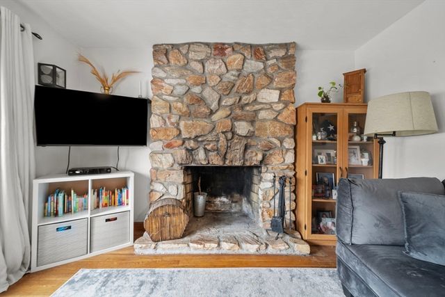 285 Den Quarry Rd, Lynn, MA 01904