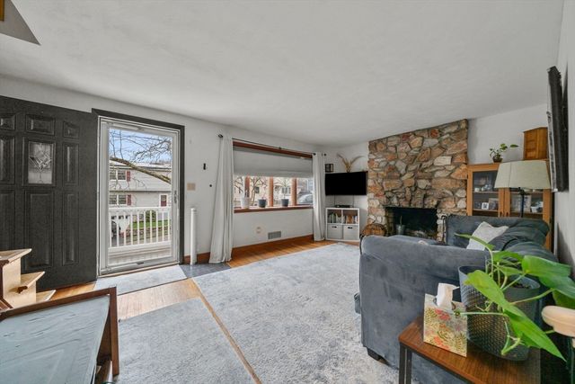 285 Den Quarry Rd, Lynn, MA 01904