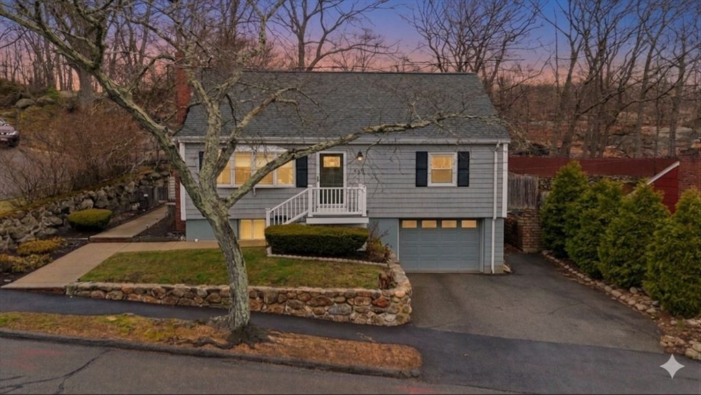 285 Den Quarry Rd, Lynn, MA 01904