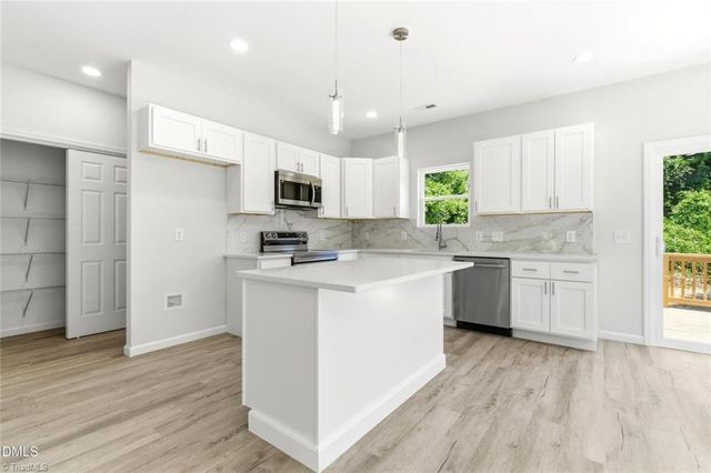 803 Lakeside Avenue, Burlington, NC 27521