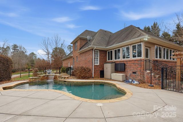 1427 Doe Ridge Lane, Fort Mill, SC 29715