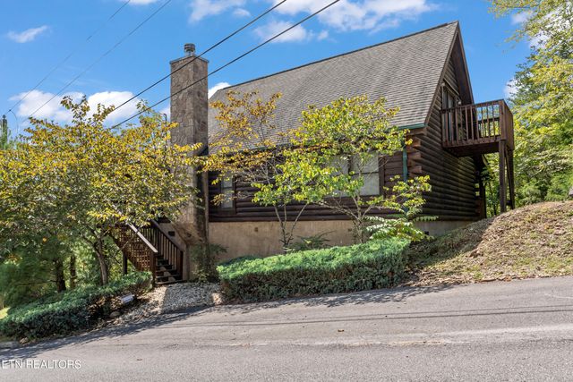 2234 Eagle Feather Drive, Sevierville, TN 37876