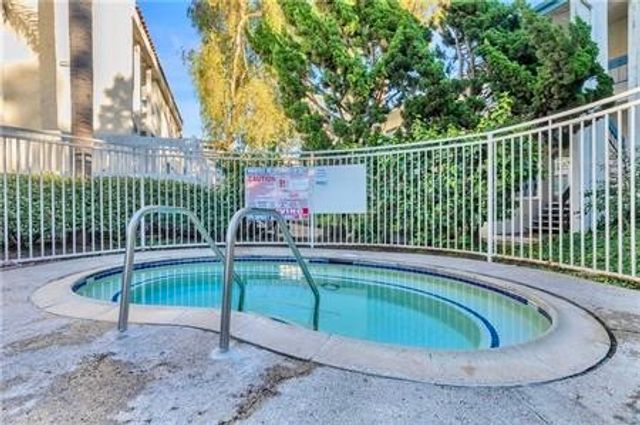 601 S Prospect 103, Redondo Beach, CA 90277