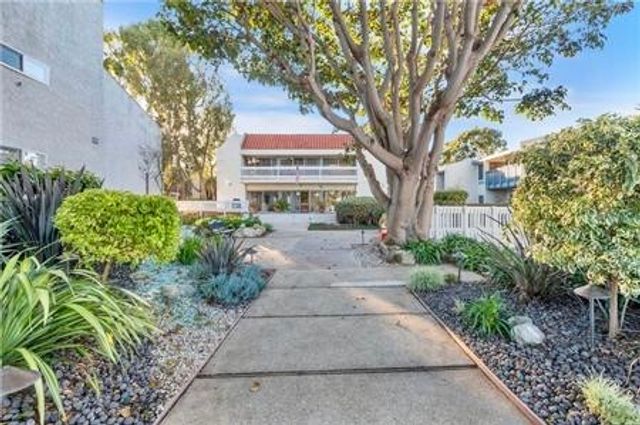 601 S Prospect 103, Redondo Beach, CA 90277