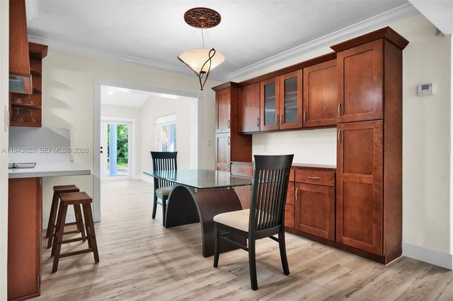 7695 SW 142nd St, Palmetto Bay, FL 33158