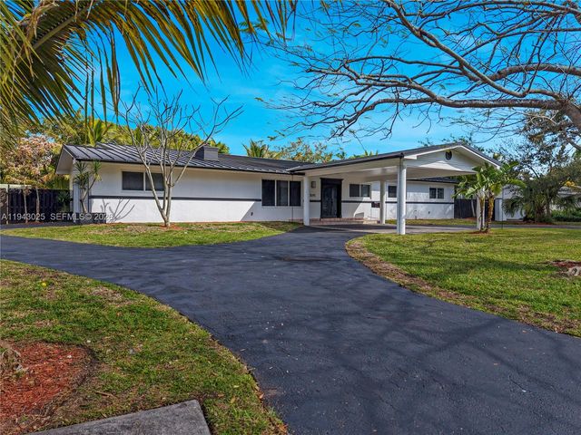 7695 SW 142nd St, Palmetto Bay, FL 33158