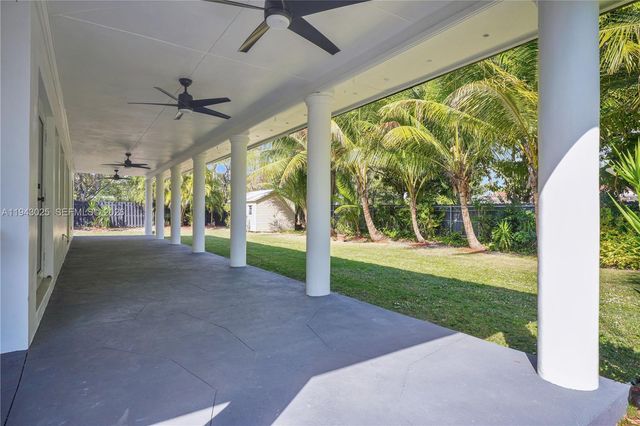 7695 SW 142nd St, Palmetto Bay, FL 33158