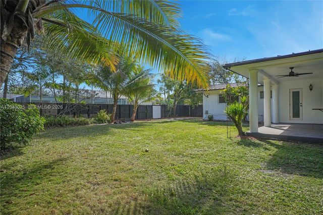 7695 SW 142nd St, Palmetto Bay, FL 33158