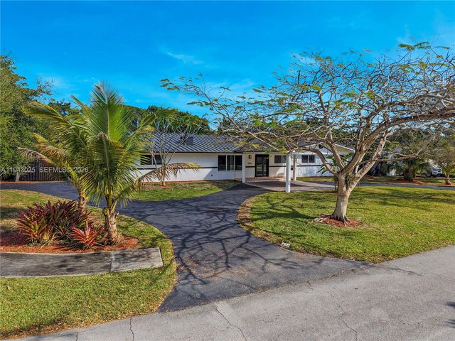 7695 SW 142nd St, Palmetto Bay, FL 33158