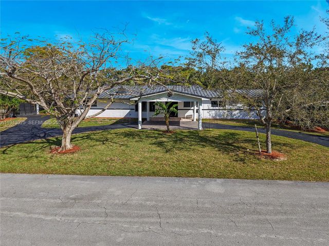 7695 SW 142nd St, Palmetto Bay, FL 33158