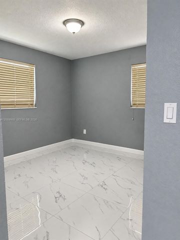 18310 NW 85th Avenue, Hialeah, FL 33015
