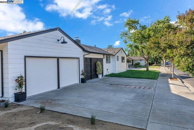 4374 emory way, Livermore, CA 94550