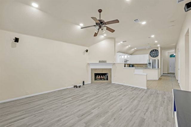 629 Rosarita Road, Arlington, TX 76002