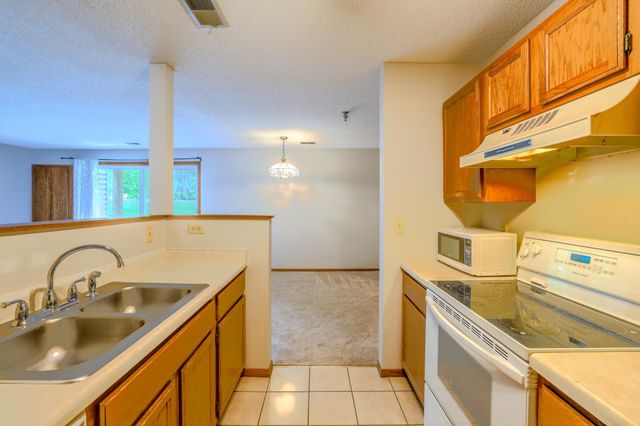 1225 Ferndale Street N B1, Maplewood, MN 55119
