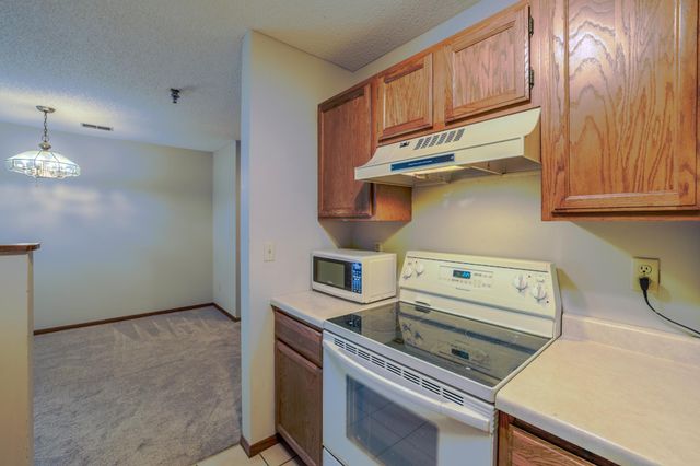 1225 Ferndale Street N B1, Maplewood, MN 55119
