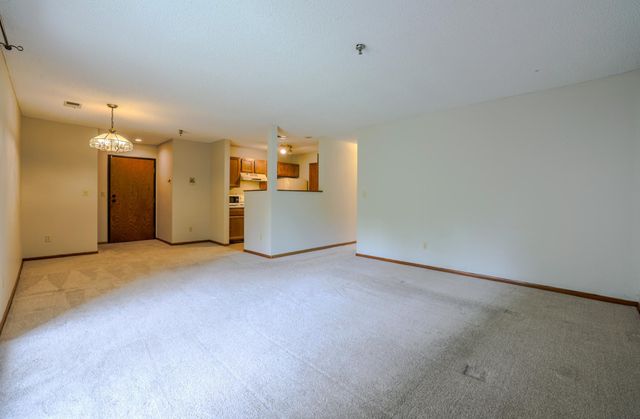 1225 Ferndale Street N B1, Maplewood, MN 55119