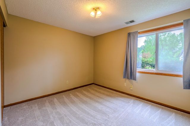 1225 Ferndale Street N B1, Maplewood, MN 55119