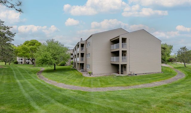 1225 Ferndale Street N B1, Maplewood, MN 55119