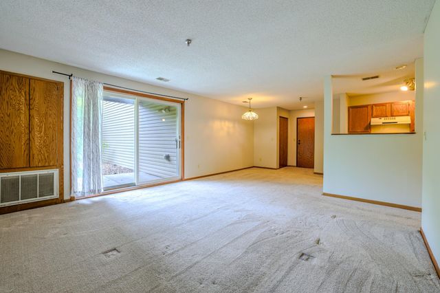 1225 Ferndale Street N B1, Maplewood, MN 55119