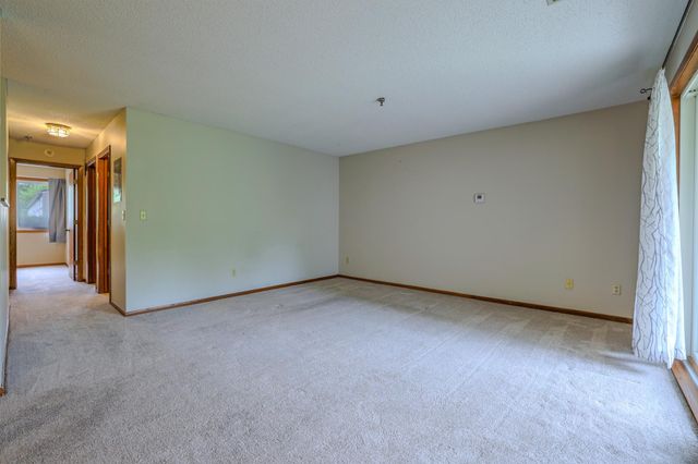 1225 Ferndale Street N B1, Maplewood, MN 55119