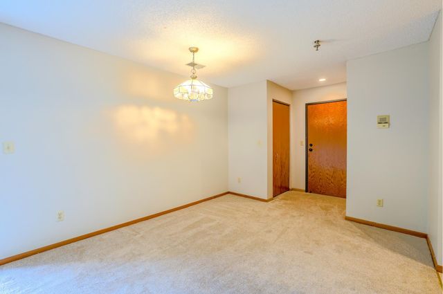 1225 Ferndale Street N B1, Maplewood, MN 55119