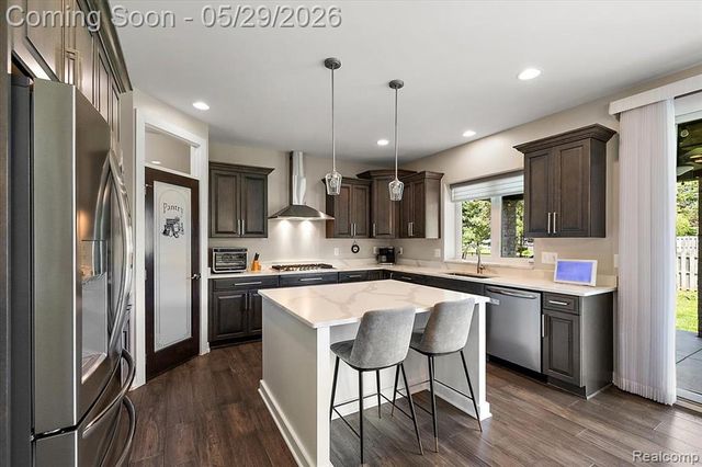 7659 Crimson Court, Utica, MI 48316