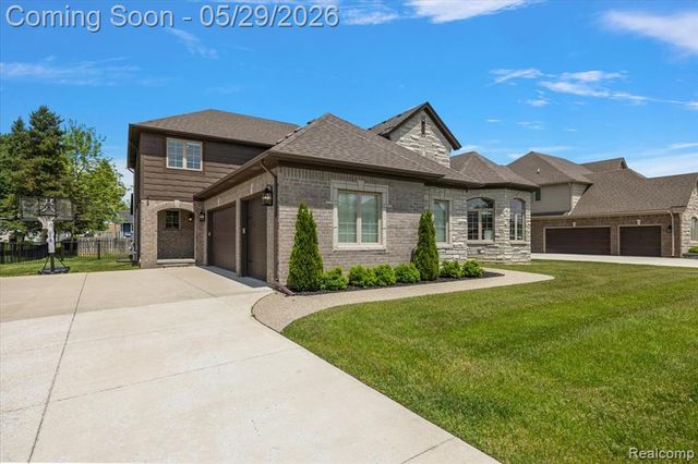 7659 Crimson Court, Utica, MI 48316