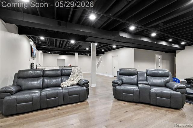 7659 Crimson Court, Utica, MI 48316