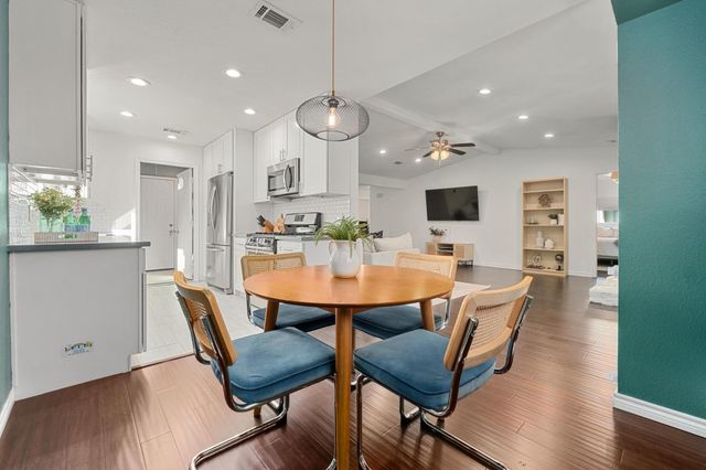 2801 Crownspoint DR, Austin, TX 78748