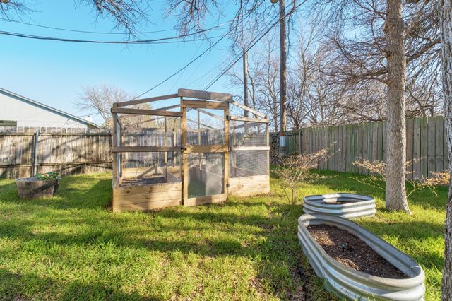 2801 Crownspoint DR, Austin, TX 78748