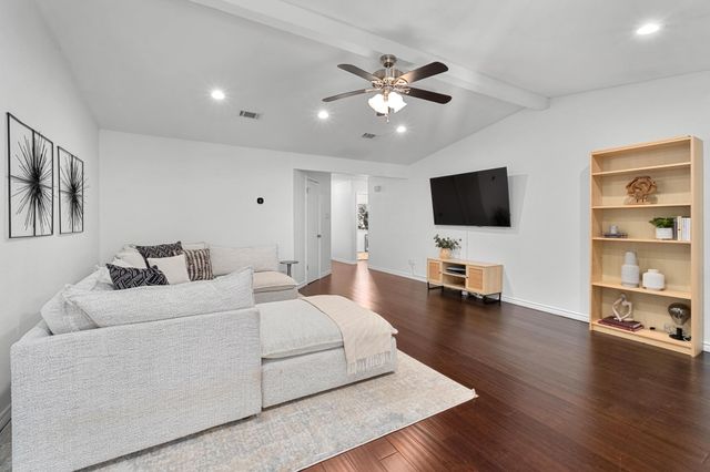 2801 Crownspoint DR, Austin, TX 78748