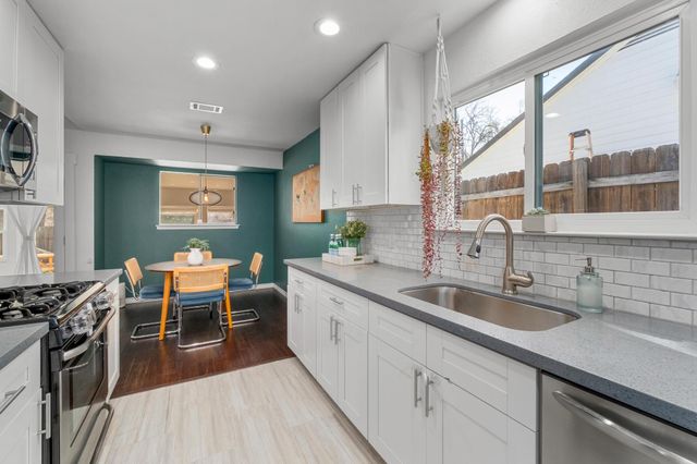 2801 Crownspoint DR, Austin, TX 78748