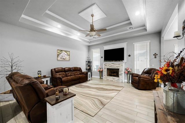 13111 Bentley Dr, Elgin, OK 73538